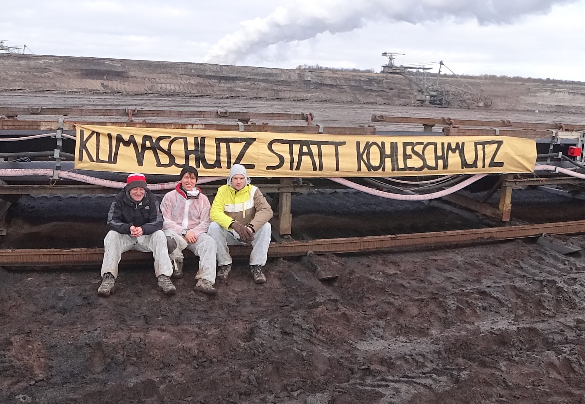 Blocking brown coal pit Nov 2019