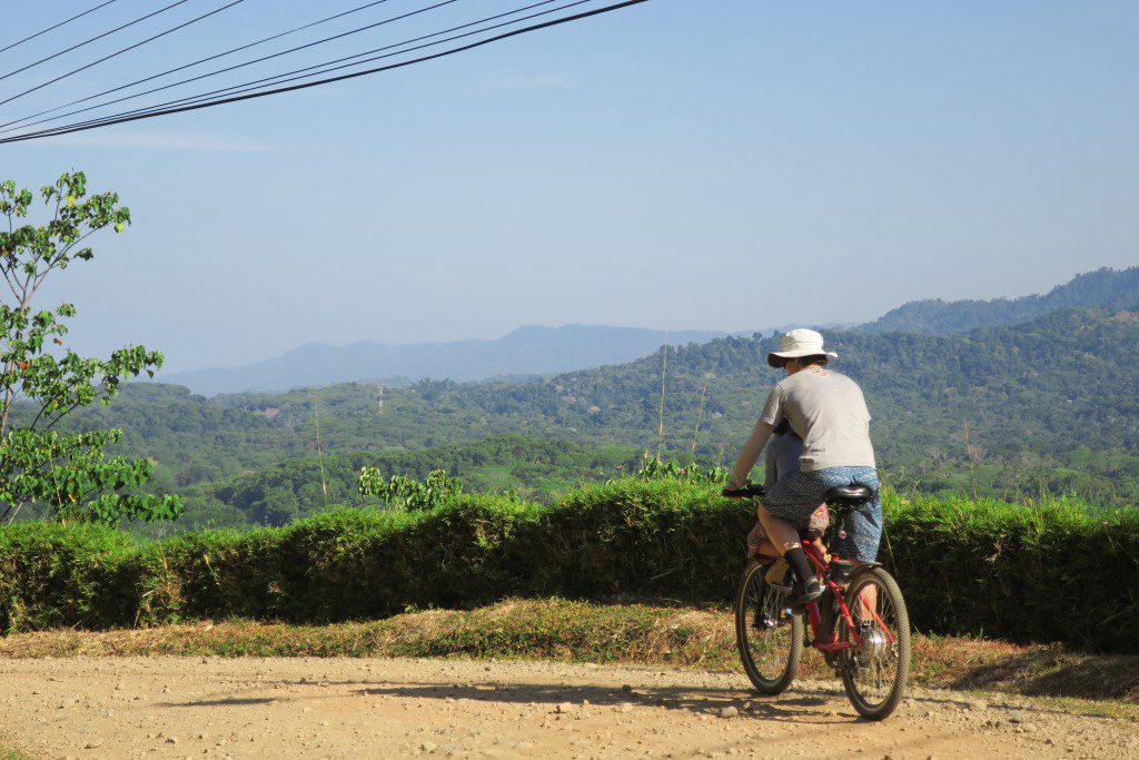 Costa Rica - Ojochal - Cycle in the neighourhood